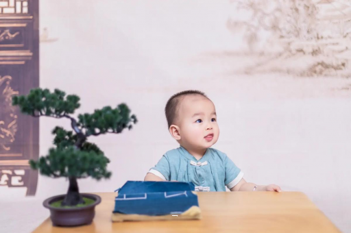 鹰潭几个月宝宝不吐奶 鹰潭几个月宝宝不吐奶